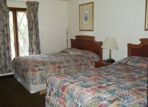 Budget Inn And Suites - デモイン エクステリア 写真