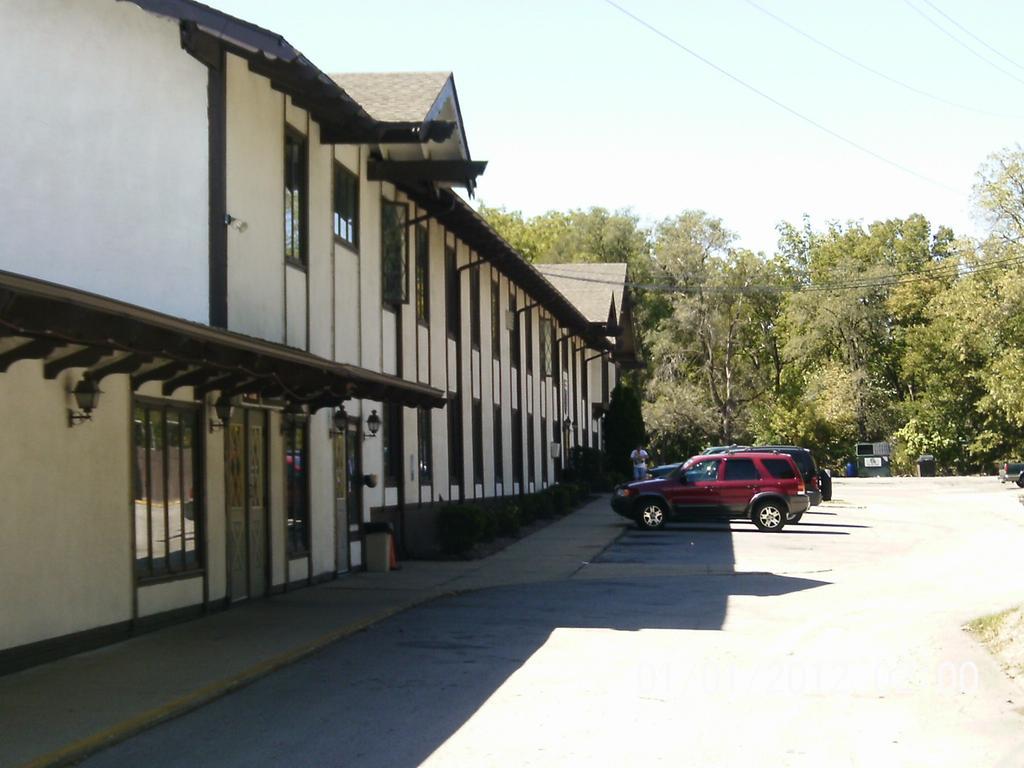 Budget Inn And Suites - デモイン エクステリア 写真